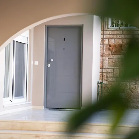 La Terra Nostra Corinth