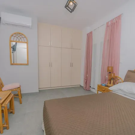 La Terra Nostra Corinth