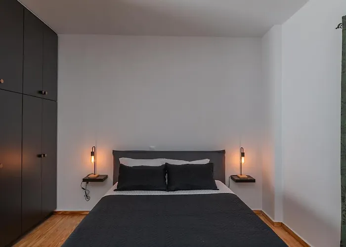 La Terra Nostra * Corinth